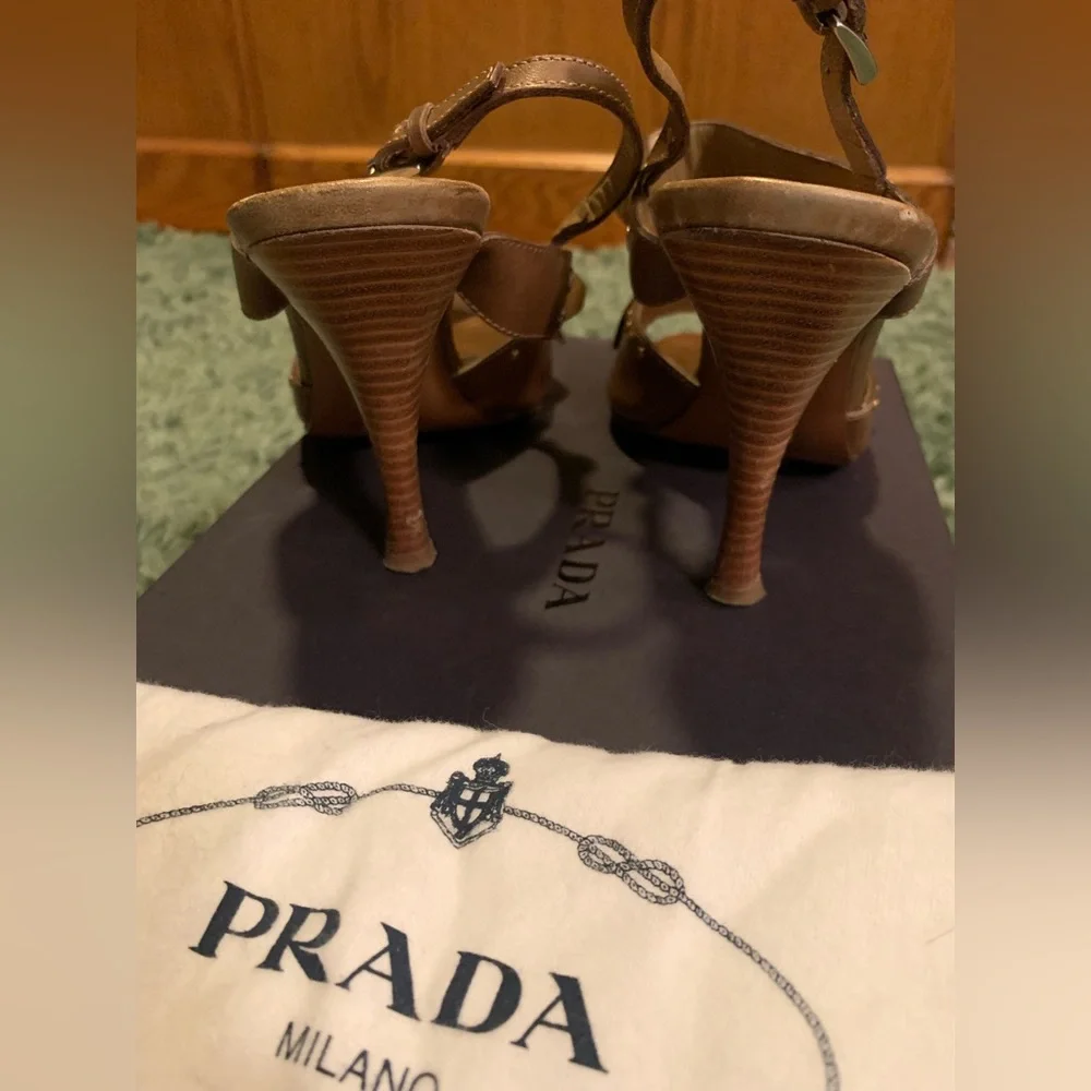 PRADA SANDALS TAN WITH GOLD 37 - Picture 2 of 5